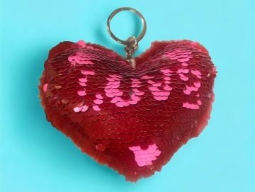Kalpli Pullu Love Tasarımlı Anahtarlık Çanta Süsü (12 Adet)