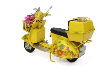 Dekoratif Eskitme Çiçekli Sepetli Metal Sarı Scooter