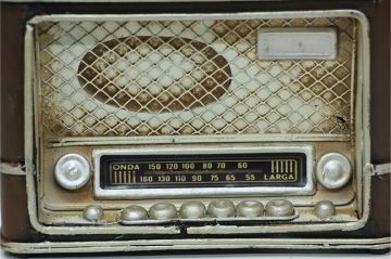 Mini Dekoratif Eskitme Metal Nostaljik Radyo