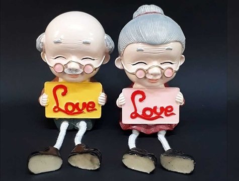 Dekoratif Love Temalı Ayakları Sallanan Yaşlı Çift Biblosu