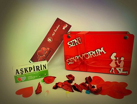 Seni Seviyorum Kırmızı Aşk Kutusu Sevgiliye Özel Tasarım