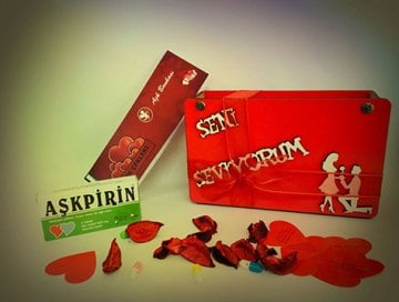 Seni Seviyorum Kırmızı Aşk Kutusu Sevgiliye Özel Tasarım