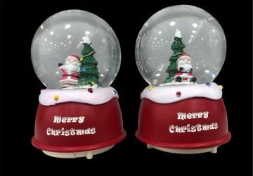 Yılbaşı Çam Ağacı Ve Noel Baba Işıklı Müzikli Cam Kar Küresi