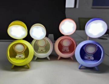 Usb Şarjlı Sevimli Astronot Masa Lambası