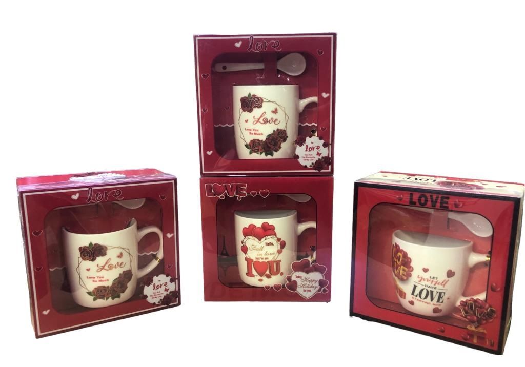 Sevgiliye Özel Love Kalp Desenli Seramik Kaşıklı Kupa Bardak