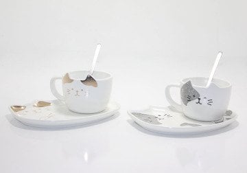 Kedi Şeklinde Sunumlu Kaşıklı Porselen Kupa Bardak