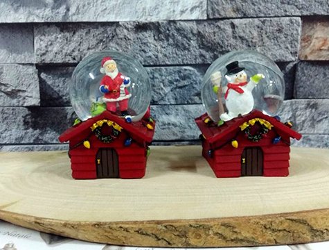 Ev Şeklinde Cam Kar Küresi (Noel Baba & Karda Adam)