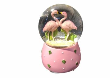 Dekoratif Flamingo Işıklı Kar Püskürten Müzikli Cam Kar Küresi
