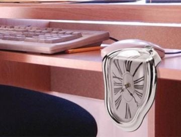 Dekoratif Eriyen Tasarımlı Saat Melting Clock