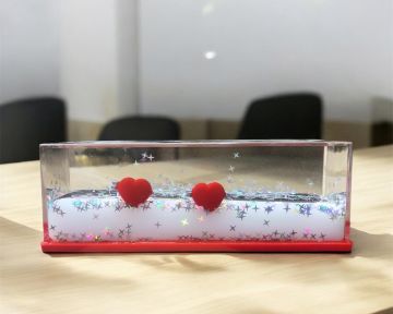 Dekoratif Batmayan Yıldızlı Kırmızı Kalpler Biblosu