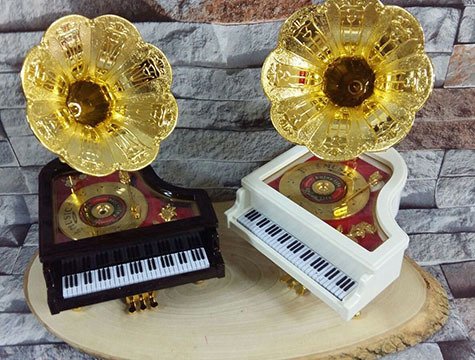 Piyano Şeklinde Gramofon Müzik Kutusu