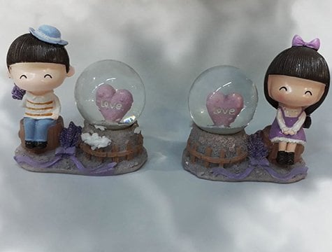 Işıklı Dekoratif Oturan Kız & Erkek Love Temalı Dekoratif Biblo