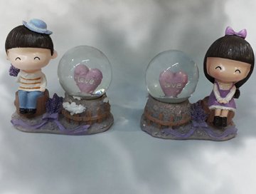 Işıklı Dekoratif Oturan Kız & Erkek Love Temalı Dekoratif Biblo