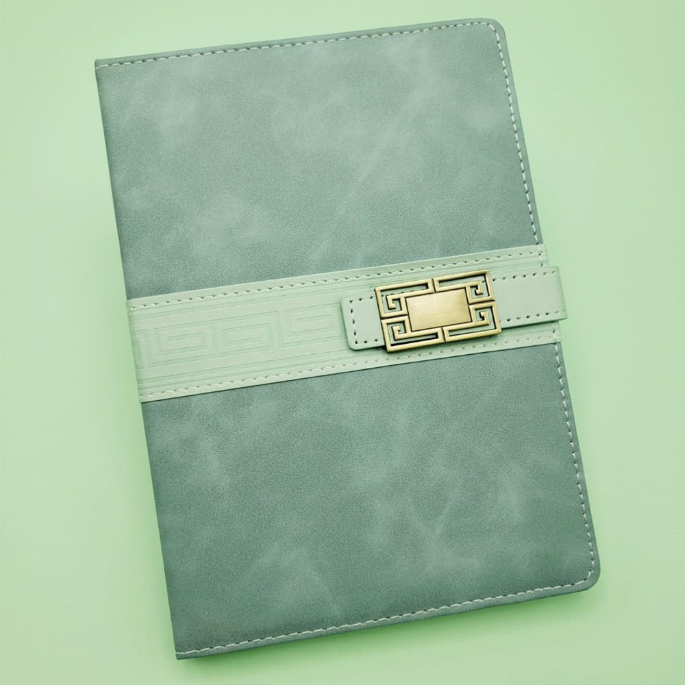Yeşil Metal Motifli Deri Ajanda Promosyon Defter
