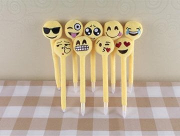 Neşeli Yüz İfadeli Emoji Kalem (12 Adet)