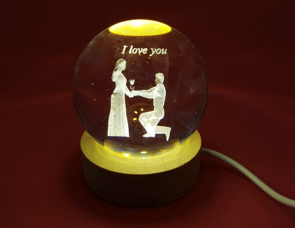 Usb'li I Love You Temalı Ahşap Altlıklı Kristal Cam Küre