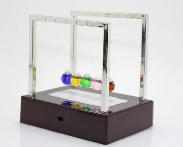 Renkli Denge Topu Newton's Cradle Denge Balansı