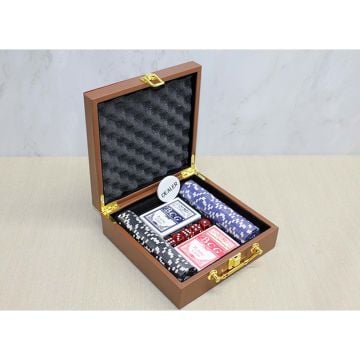 Deri Çantalı 100 Chip & 2 Adet İskambil Kağıdına Sahip Oyun Set