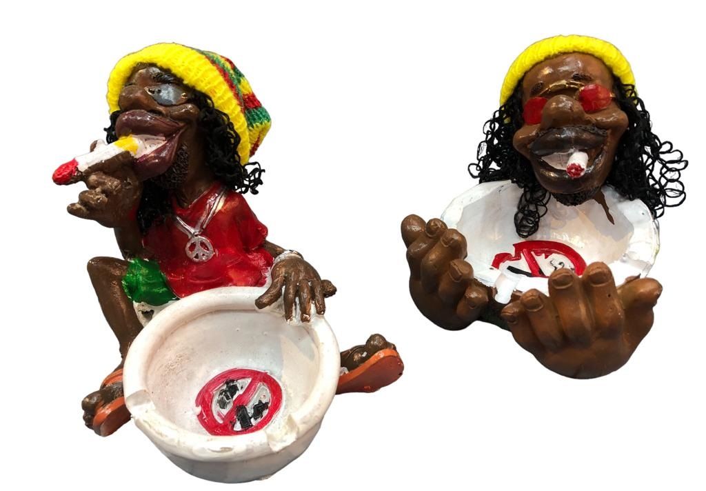 Şapkalı Oturan Bob Marley Tasarımlı Polyester Küllük