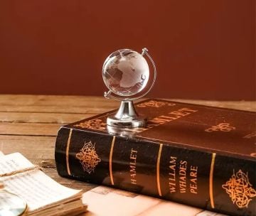 Gümüş Kristal Cam Dünya Küre Ofis Hediyesi (6 cm)