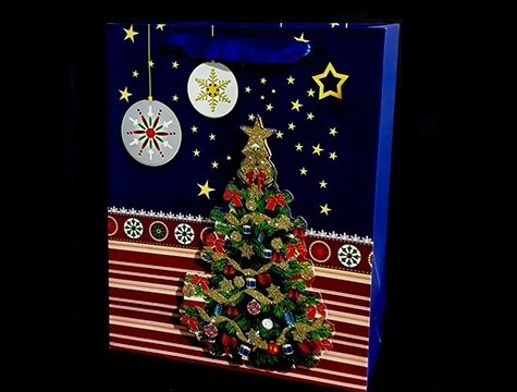 Yılbaşı Hediyesi İçin Çam Ağaçlı Karton Hediye Poşeti