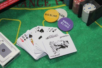 200 Chip Metal Kutulu Texas Hold'em Poker Oyun Seti
