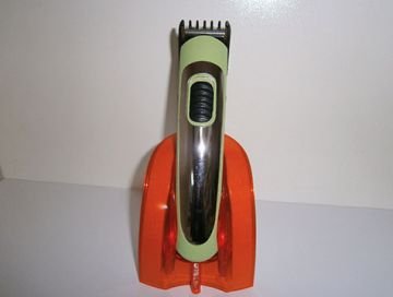 Bryom Şarjlı Saç Sakal Tıraş Makinesi