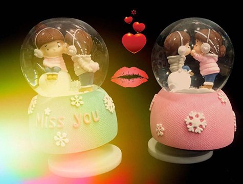 Romantik Aşıklar Temalı Kar Küresi Müzik Kutusu