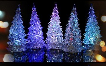 Renk Değiştiren Işıklı Kristal Çam Ağaçları