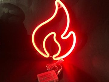 Dekoratif Neon Ateş Tasarımlı Duvar Lambası