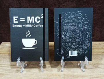 Albert Einstein Kapaklı Defter