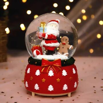 Yılbaşı Noel Baba & Hediye Kutuları Püskürtmeli Müzikli Cam Kar Küresi