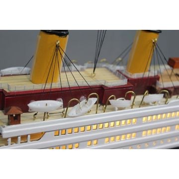 Işıklı Ledli Ahşap Titanik Gemisi (80 cm x 30 cm)
