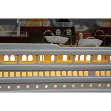 Işıklı Ledli Ahşap Titanik Gemisi (80 cm x 30 cm)