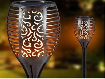 Güneş Enerjili Alev Efektli Bahçe Aydınlatması (51 Cm)