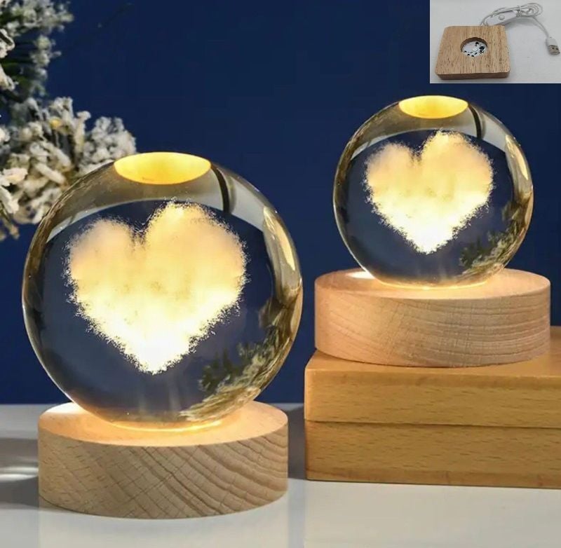 Dekoratif Ahşap Kare Altlıklı Kalp Işıklı Cam Küre (6 cm)