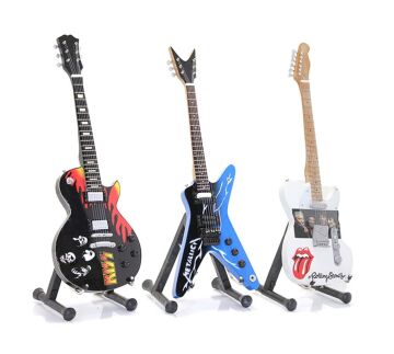 Dekoratif Ahşap Standlı Renkli Gitar Tasarımlı Biblo (26 cm)