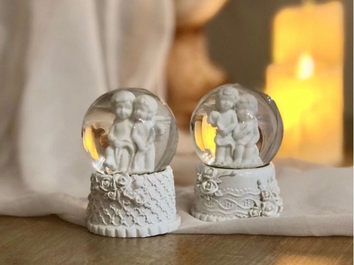 Mini Işıklı Beyaz Melekler Tasarımlı Dekoratif Cam Kar Küresi