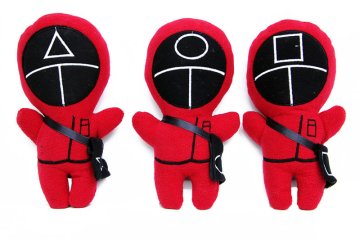 Squid Game Asker 3'lü Set Peluş Yastık