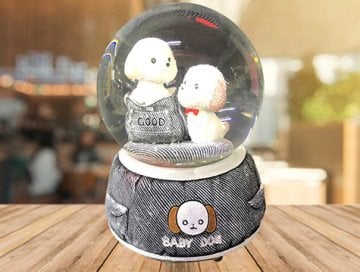 Işıklı Kar Püskürten Sevimli Yavru Köpekler Müzikli Cam kar Küresi
