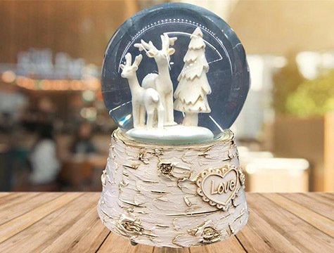 Kurmalı Geyik Cam Kar Küresi Çam Ağaçlı Müzik Kutusu