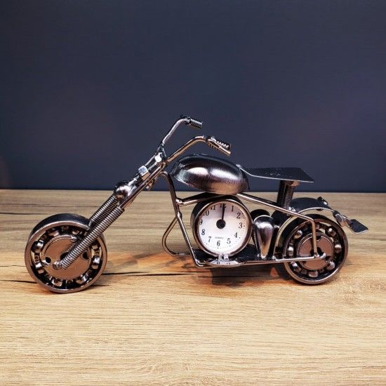 Masaüstü Dekoratif Eskitme Metal Motor Saat