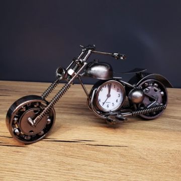 Masaüstü Dekoratif Eskitme Metal Motor Saat