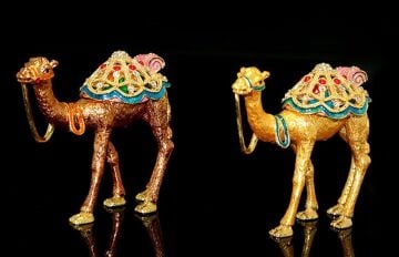 Dekoratif Swarovski Taşlı Renkli Deve Biblosu (13 cm x 12 cm)