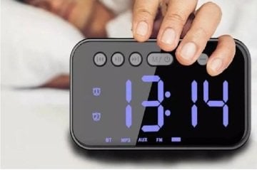 Taşınabilir Bluetooth'lu Hoparlörlü Alarmlı Saat