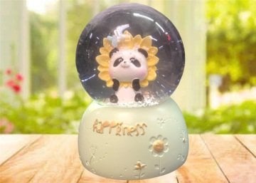 Dekoratif Sevimli Panda Temalı Işıklı Müzikli Cam Kar Küresi