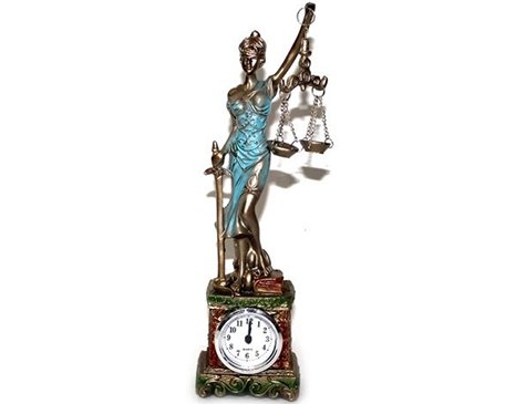 Saatli Adalet Tanrıçası Themis Heykeli