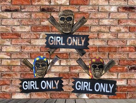 Ahşap Girl Only Yazılı Duvar Askısı