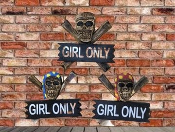 Ahşap Girl Only Yazılı Duvar Askısı