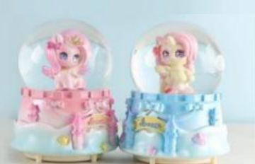 Pembe Unicorn Püskürtmeli Işıklı Müzikli Cam Kar Küresi